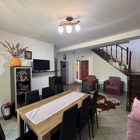 הוילה גורה הומורולווי Casa Alexana מראה חיצוני תמונה